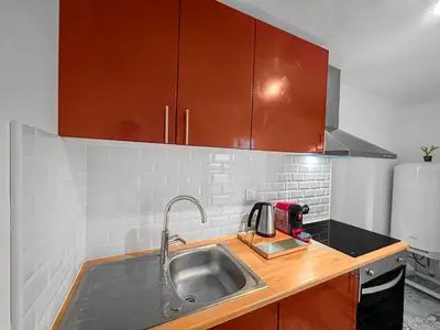 Cuisine ou kitchenette dans l'établissement DARETSOLUTION