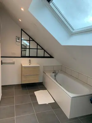 Salle de bains dans l'établissement Loft au calme, idéal pour famille, proche de Reims