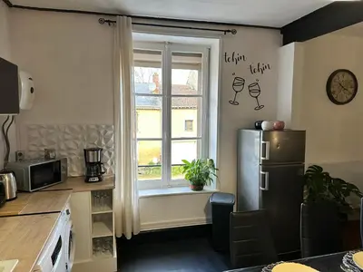 Cuisine ou kitchenette dans l'établissement Chez les anciens