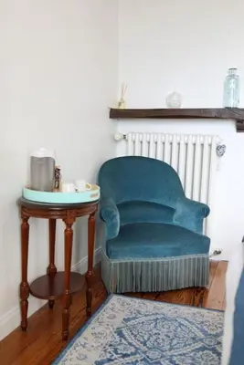 Coin salon dans l'établissement Le Manoir de Sainte-Aulde