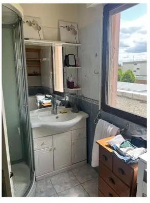 Salle de bains dans l'établissement Studio confortable à Vitry-le-François, 23 m², Terrasse
