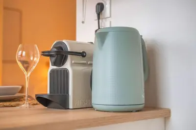 Plateau bouilloire dans l'établissement Le Jéroboam
