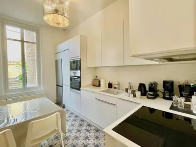 Cuisine ou kitchenette dans l'établissement L’Hôtel Particulier des Anges