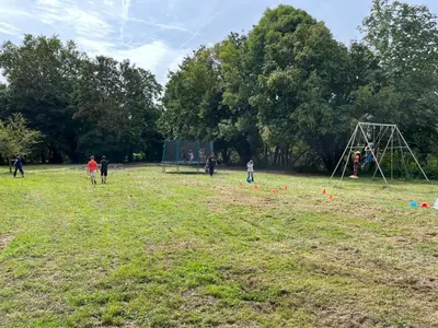 Aire de jeux pour enfants de l'établissement VILLA DE 450M2 POUR 15 PERS 15 MN DISNEYLAND PARIS ET 45MN PARIS AVEC GRAND JARDIN