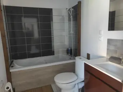 Salle de bains dans l'établissement appartement 3 personnes