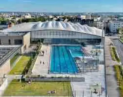 Piscine de l'établissement 23m2 climatisé avec Parking privé secteur Roosevelt - Arena ou située à proximité
