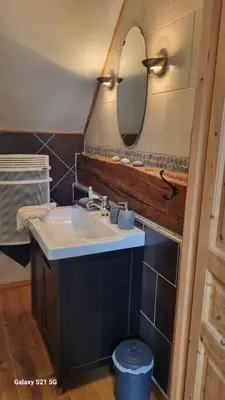 Salle de bains dans l'établissement La Bar La Bonne