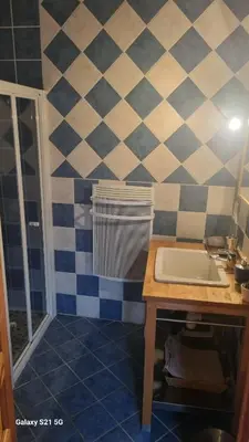 Salle de bains dans l'établissement La Bar La Bonne