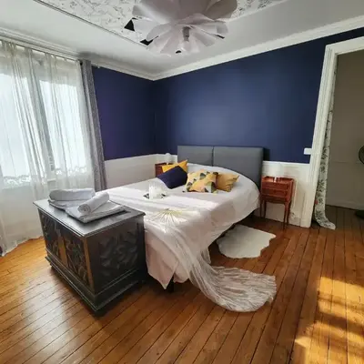 Cosy Art Gallery