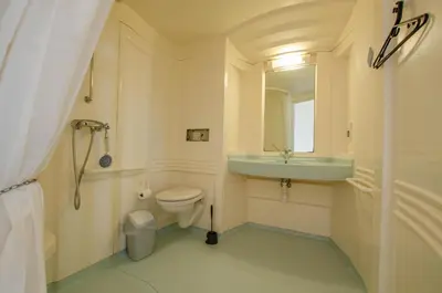 Salle de bains dans l'établissement Ferme du canal