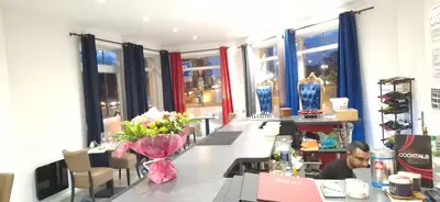 Restaurant ou autre lieu de restauration dans l'établissement hôtel- restaurant le Saint Quentin