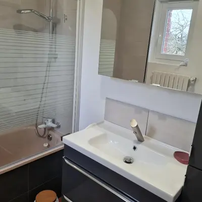 Salle de bains dans l'établissement Au rayon du soleil