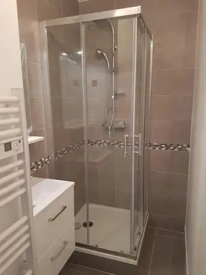 Salle de bains dans l'établissement Shiny Compiègne Logement Entier