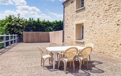 Balcon ou terrasse dans l'établissement Nice Home In Vaudoy-En-Brie With Wifi