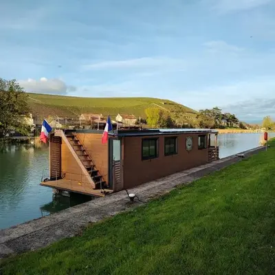 House Boat avec SPA naviguant en Champagne