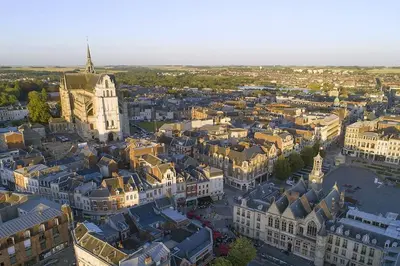 Vue générale sur Saint-Quentin ou vue de la ville depuis l'appartement