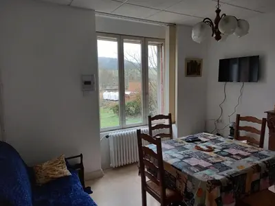 Télévision ou salle de divertissement dans l'établissement La locomotive by La BB12087