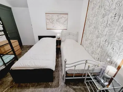 Un ou plusieurs lits dans un hébergement de l'établissement Gîte de Charme Isolé, Ferme Authentique, 4 Chb, Jardin, Randonnées, Val Joly à Proximité - FR-1-510-204