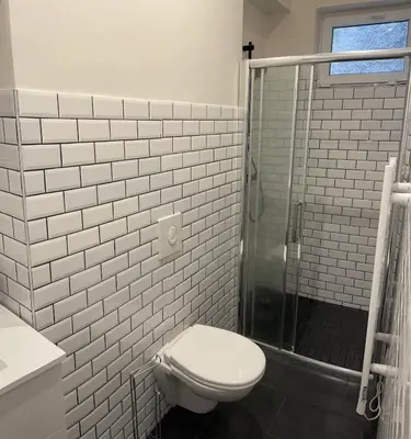 Salle de bains dans l'établissement Le Bubble