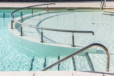 Piscine de l'établissement ArdenParks Signy L'Abbaye ou située à proximité