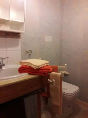 Salle de bains dans l'établissement Gîte de Châteaurenard