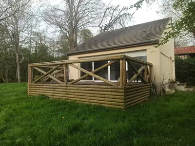 Jardin de l'établissement Cottage les Ecuries, pleine nature, proche Disney-Paris