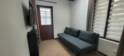 Coin salon dans l'établissement Chez Philippe et Agnès Appartement T2