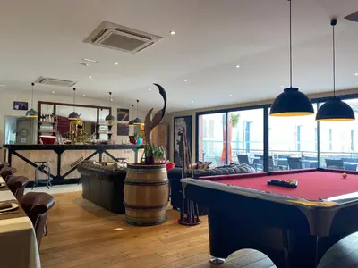 Billard dans l'établissement Champagne Domaine Sacret - AY