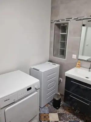 Salle de bains dans l'établissement Studio maisonnette Le bureau