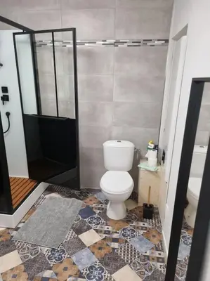 Salle de bains dans l'établissement Studio maisonnette Le bureau