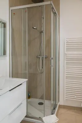 Salle de bains dans l'établissement Cocon douillet et lumineux dans le coeur historique