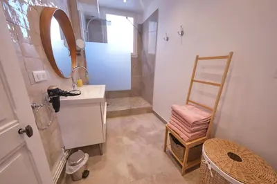 Salle de bains dans l'établissement Le Voltis