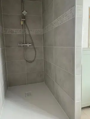 Salle de bains dans l'établissement calme d'une fermette picarde
