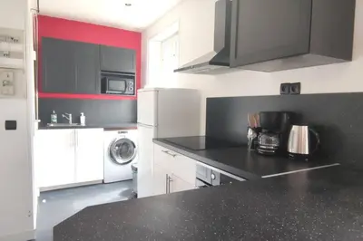Cuisine ou kitchenette dans l'établissement Charmant cocon au cœur de Reims