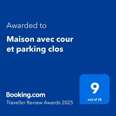 Certificat, récompense, panneau ou autre document affiché dans l'établissement Maison avec cour et parking clos