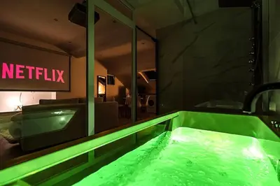 Plan de l'établissement Suite Balnéo hydromassage et rétroprojecteur