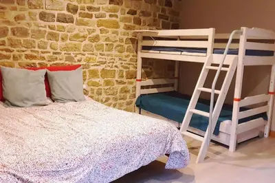 Un ou plusieurs lits dans un hébergement de l'établissement Moulin de Courcelles