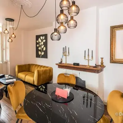 Suites Mana - MAHANA avec VUE SUPERBE sur la Place DUCALE et Parking privé inclus