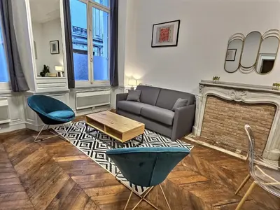 Coin salon dans l'établissement Superbe, T2 Spacieux 50m², Hypercentre, Neuf, RDC