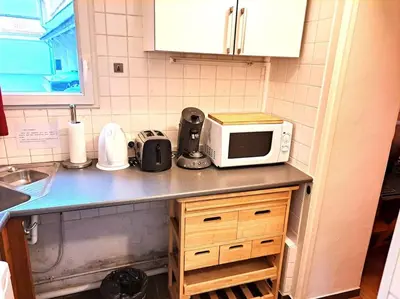 Cuisine ou kitchenette dans l'établissement Studette Chabaud Cour