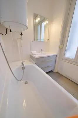 Salle de bains dans l'établissement L'Ange au Sourire - Cathédrale - 3 appartements