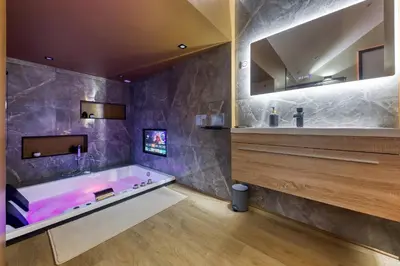 Salle de bains dans l'établissement Relax House & SPA - DISNEY