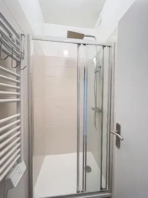 Salle de bains dans l'établissement Le Vendangeoir