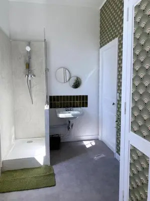 Salle de bains dans l'établissement La Demeure de Marcy
