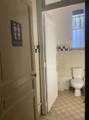 Salle de bains dans l'établissement La Demeure de Marcy