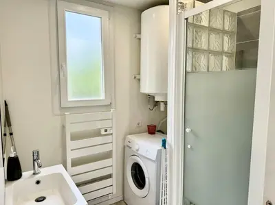 Salle de bains dans l'établissement Le Vendays Reims plein de charme