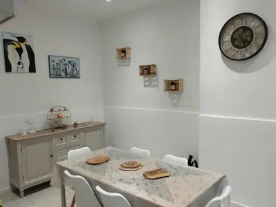 Cuisine ou kitchenette dans l'établissement Appartement GUISE Familistere