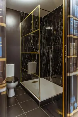 Salle de bains dans l'établissement Le Gatsby à 20 mn de Disney