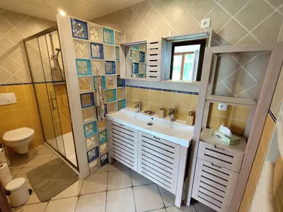 Salle de bains dans l'établissement Logement en pleine nature à la campagne