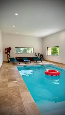 Piscine de l'établissement Domaine Le Petit Moulin ou située à proximité